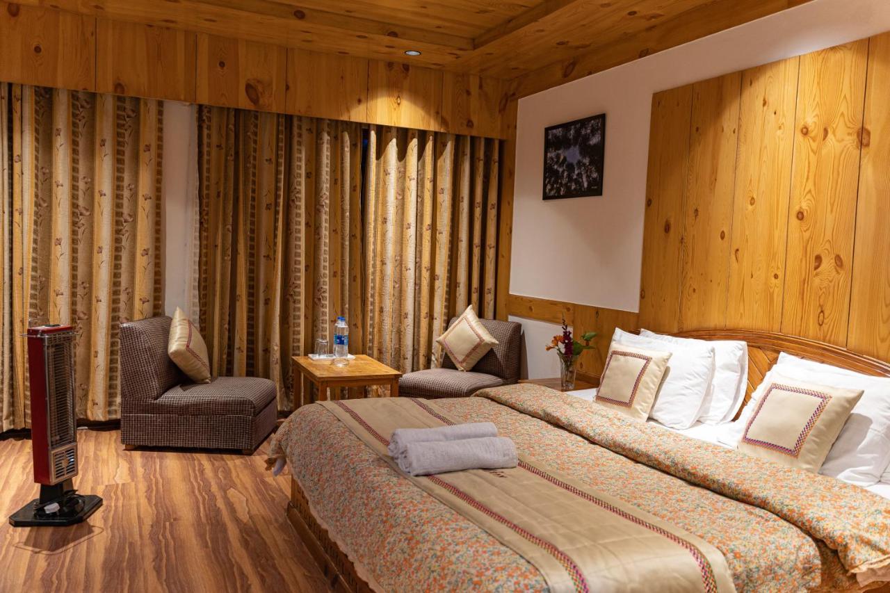 Hotel The Conifer Manāli Esterno foto