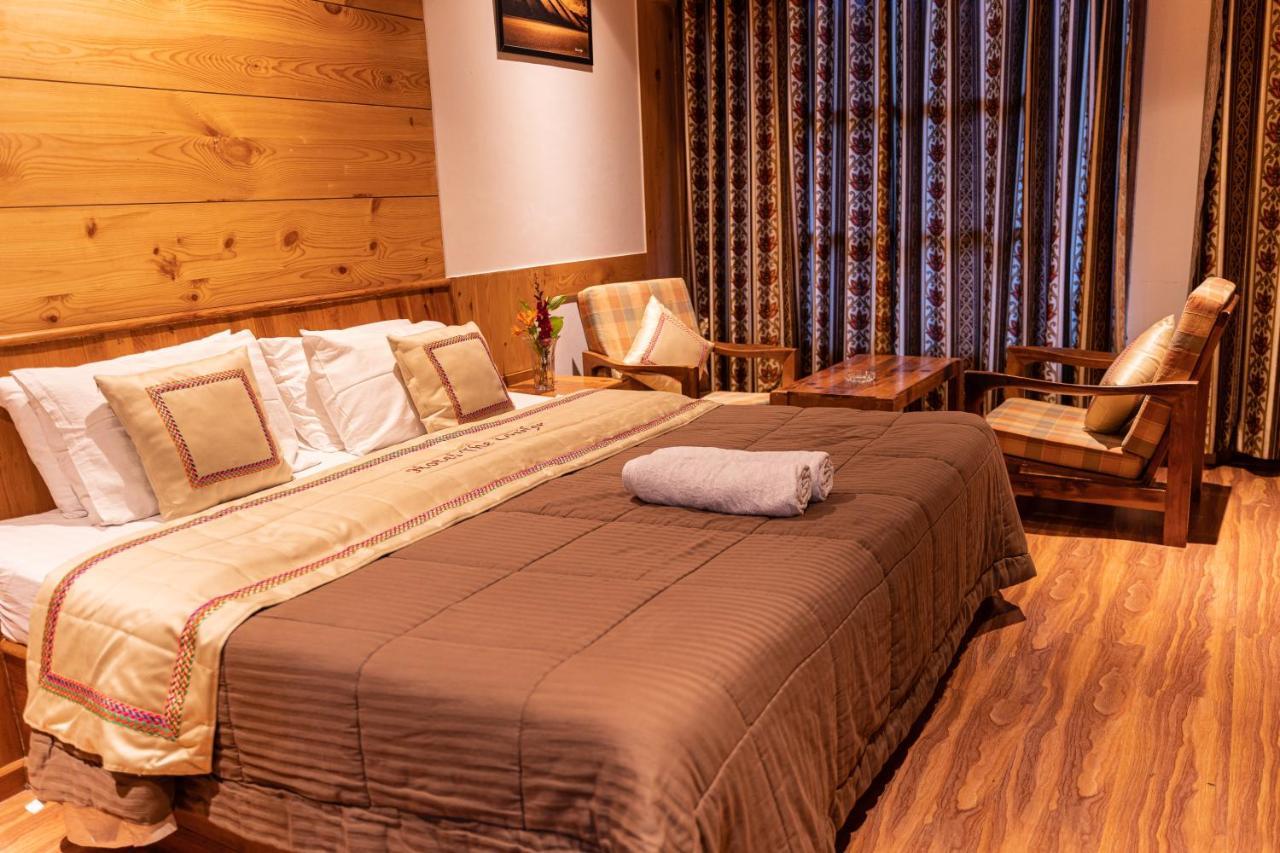 Hotel The Conifer Manāli Esterno foto