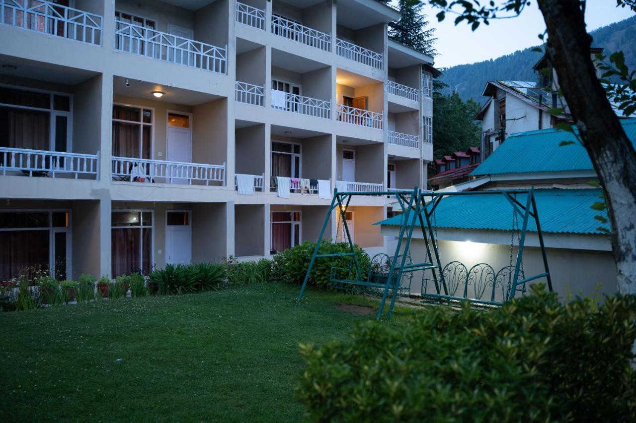 Hotel The Conifer Manāli Esterno foto