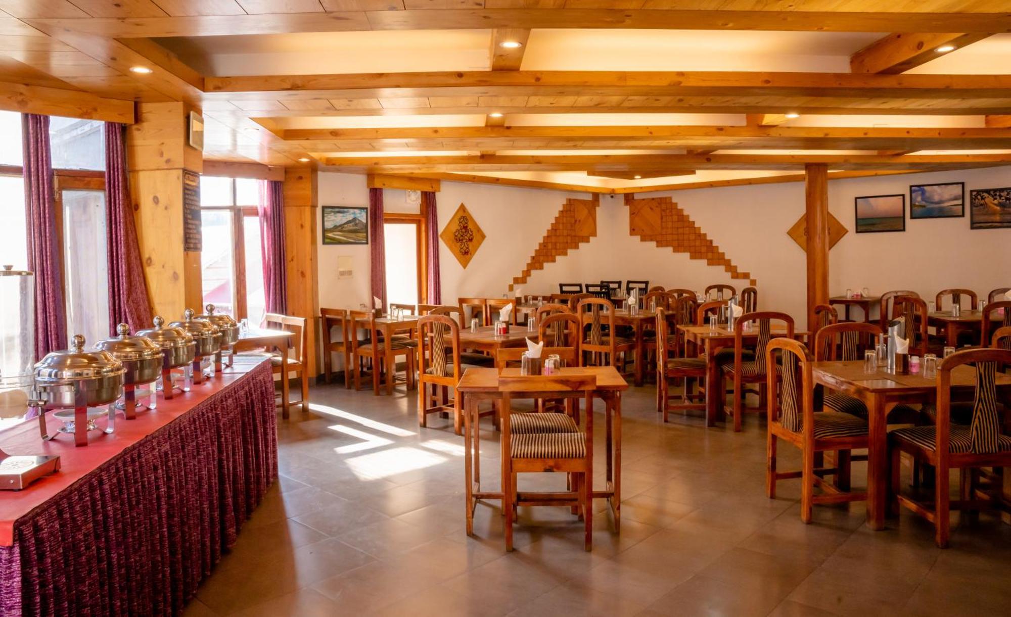 Hotel The Conifer Manāli Esterno foto