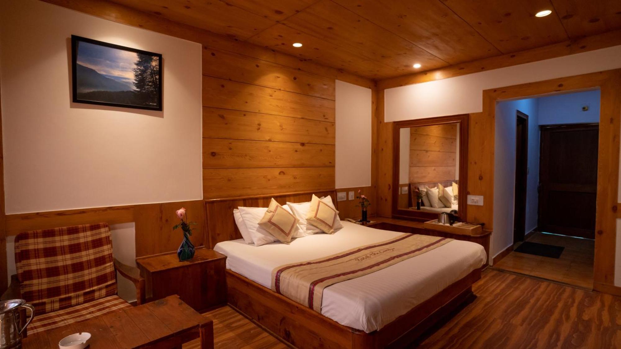 Hotel The Conifer Manāli Esterno foto