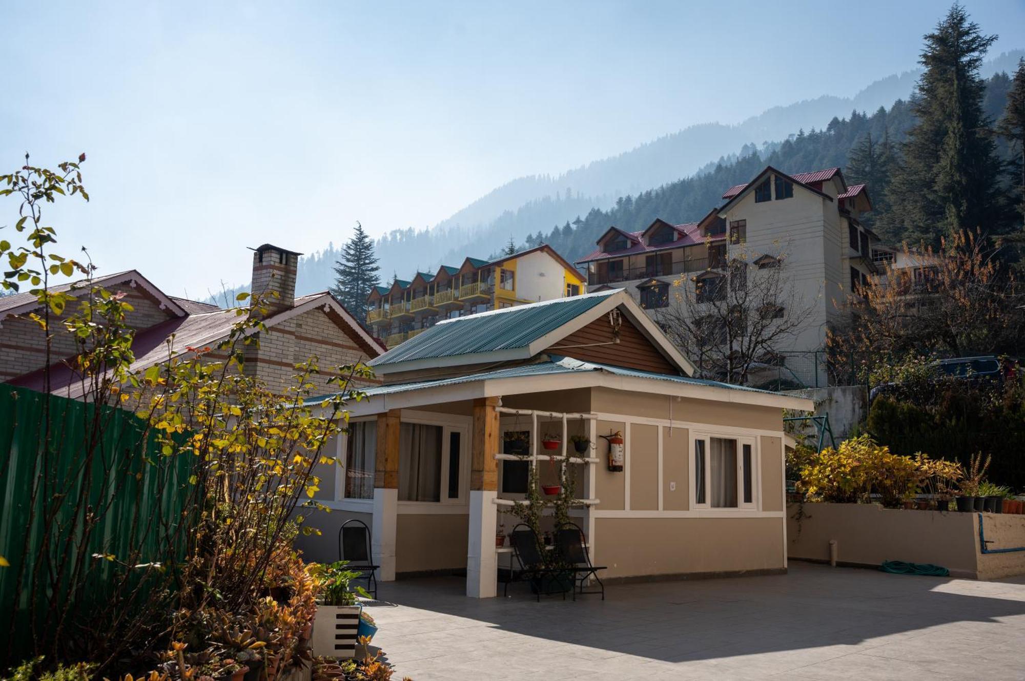 Hotel The Conifer Manāli Esterno foto